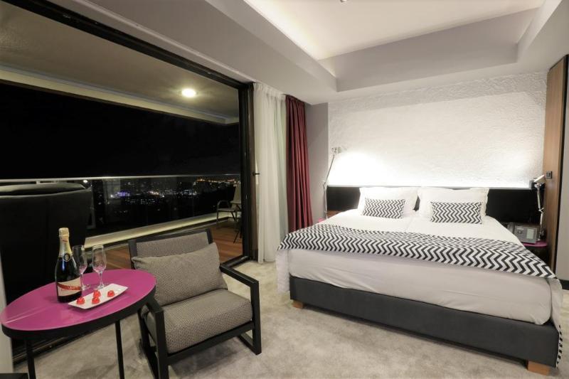 Hotel Panoramika Design & 4*